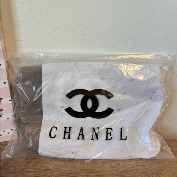 Sold———-   ** NEW **  CHANEL Precision - Picture 10 of 10